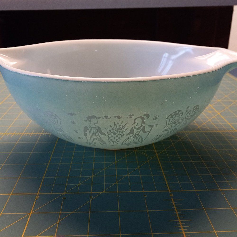 Vintage Pyrex  444 Amish and Farm scene